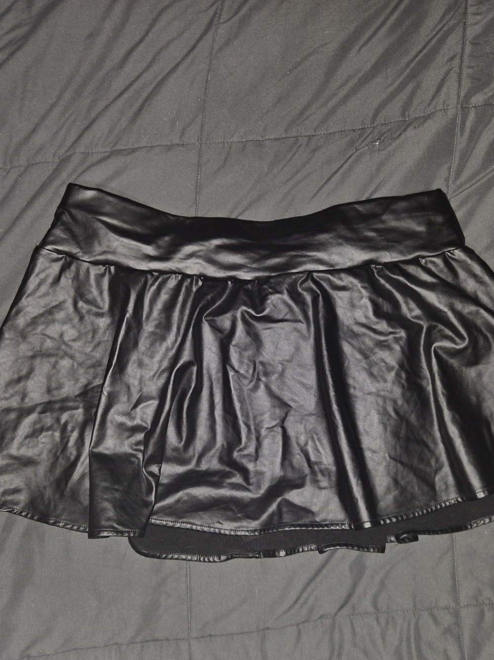 SHEIN Black Faux Leather Skater Mini Skirt